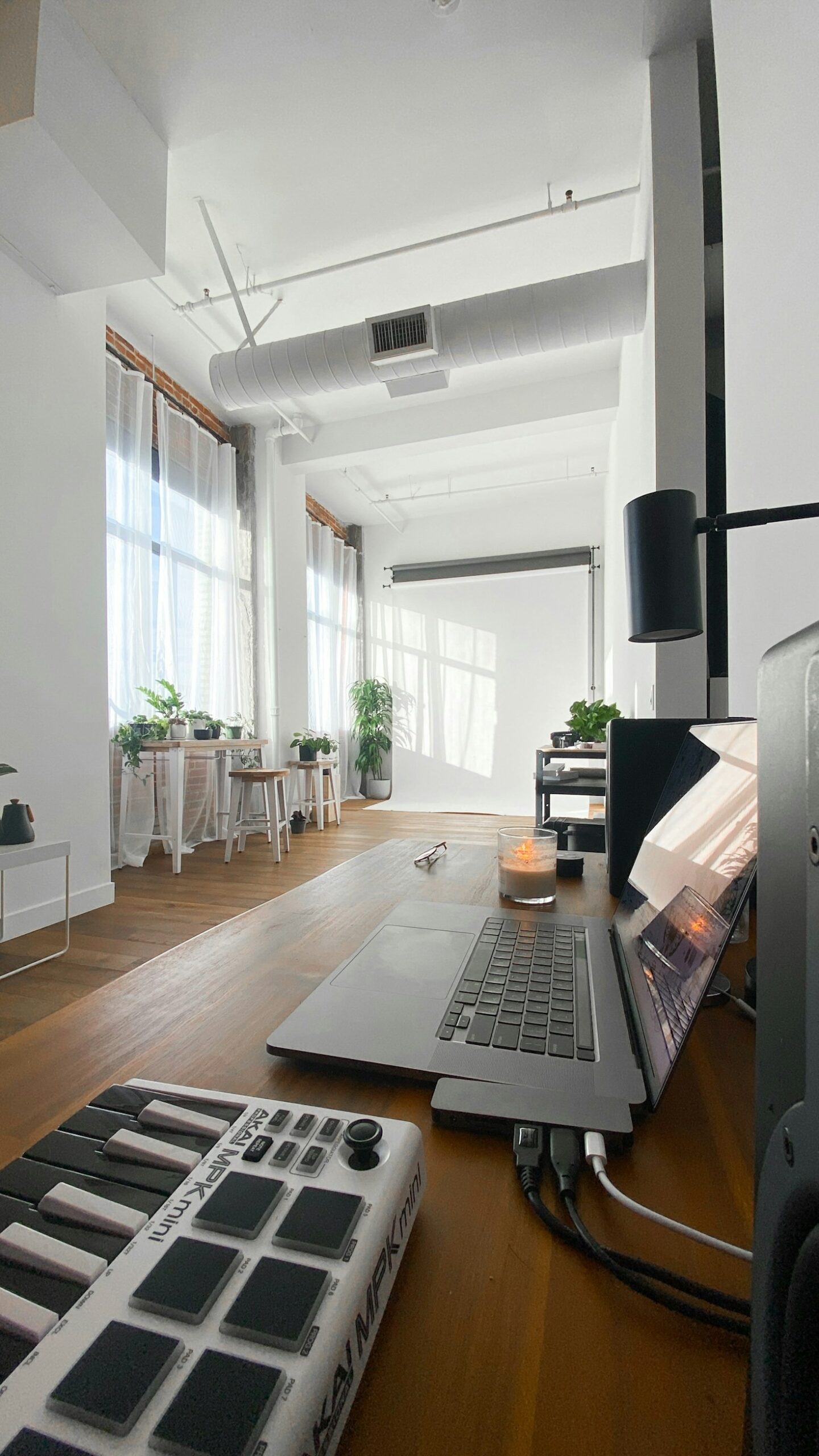Visual Storytelling Through Minimalist Design Choices